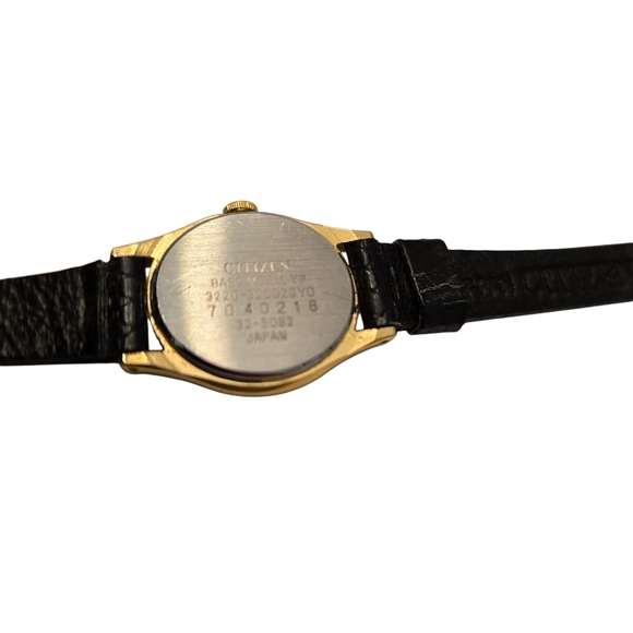Citizen Black and Gold Vintage Womens Watch Needs Battery - Picture 8 of 8